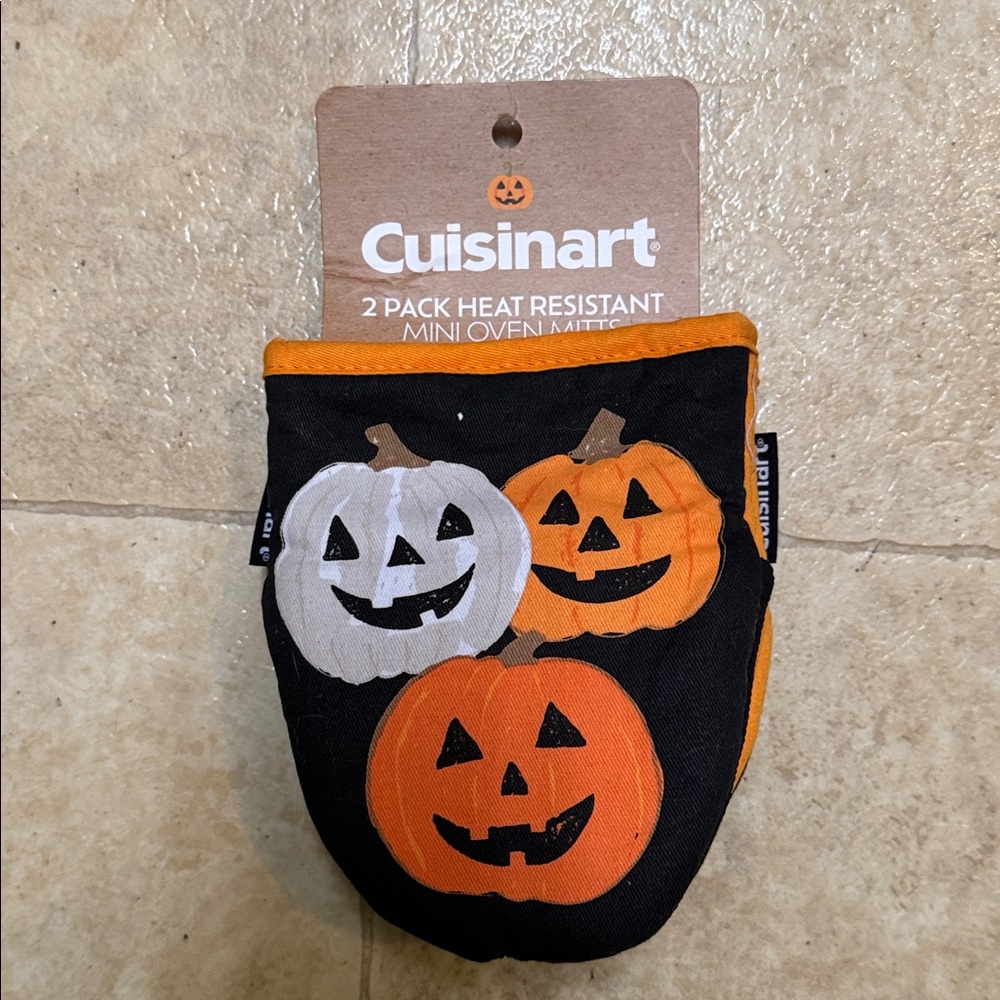CUISINART 2 PACK HEAT RESISTANT OVEN MITTENS NWT